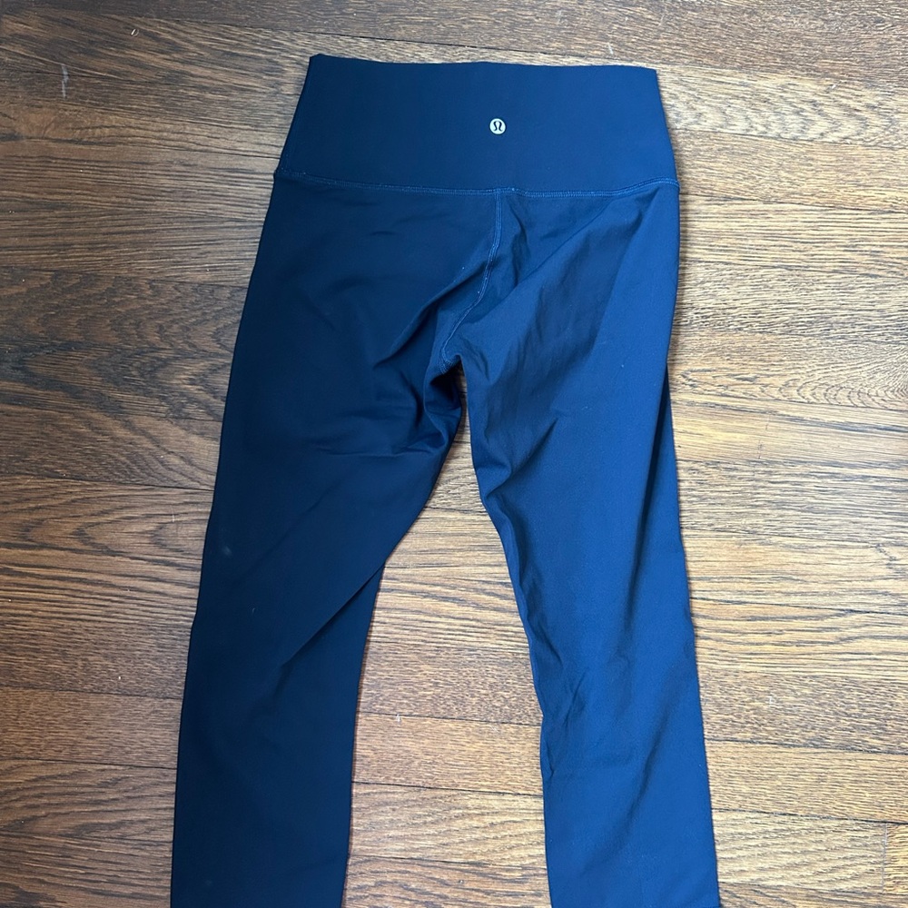 lululemon deep blue leggings - capris